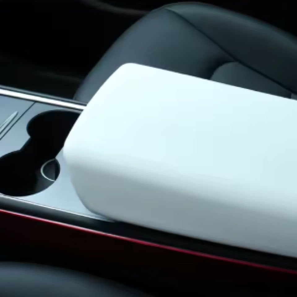 Tesla Model Y 2019-2025 Kol Dayama Kaplaması – TPE Kauçuk, Desenli