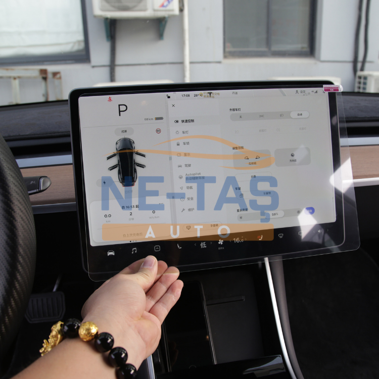 Tesla Model 3 Ekran Koruyucu – Mat Temperli Cam / Ultra İnce, Yansıma Önleyici, 0.25mm