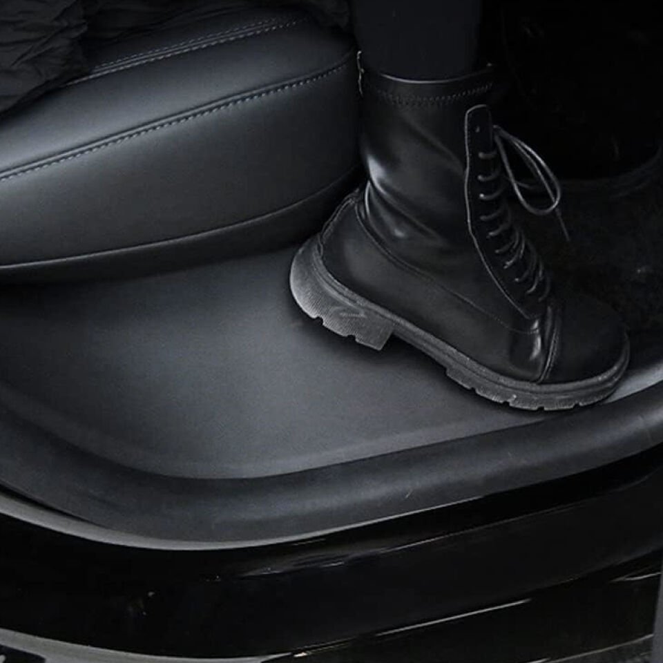 Tesla Model Y 2019-2024 Arka Koltuk Yan Tekmelikleri