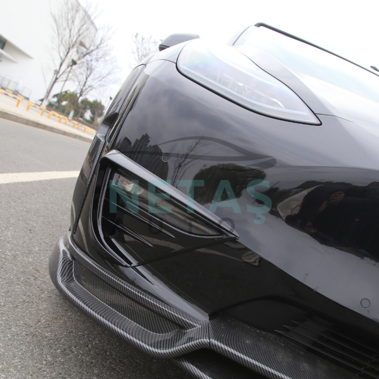 Tesla Model Y Sis Farı Kaşı Stil 2 – Parlak Siyah & Mat Karbon - ABS Koruma ve Şık Tasarım