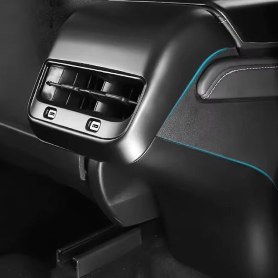 Tesla Model Y 2019 - 2025  Arka Yolcu Konsol Altı Bakaliti