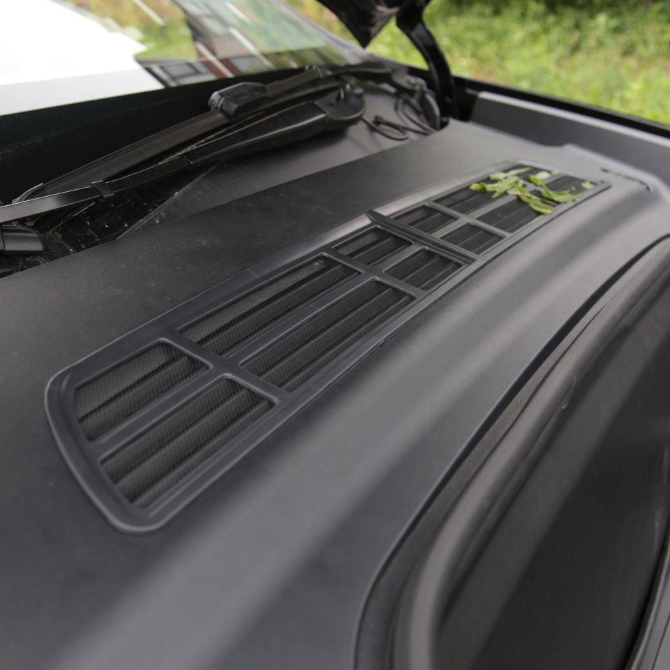 Tesla Model Y 2019-2024 Ön Kaput İçi Hava Izgarası