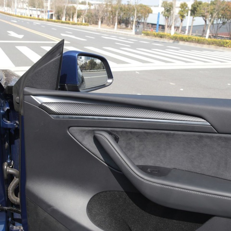 Tesla Model Y Ön Kapı Kaplaması İç Trim Mat Karbon