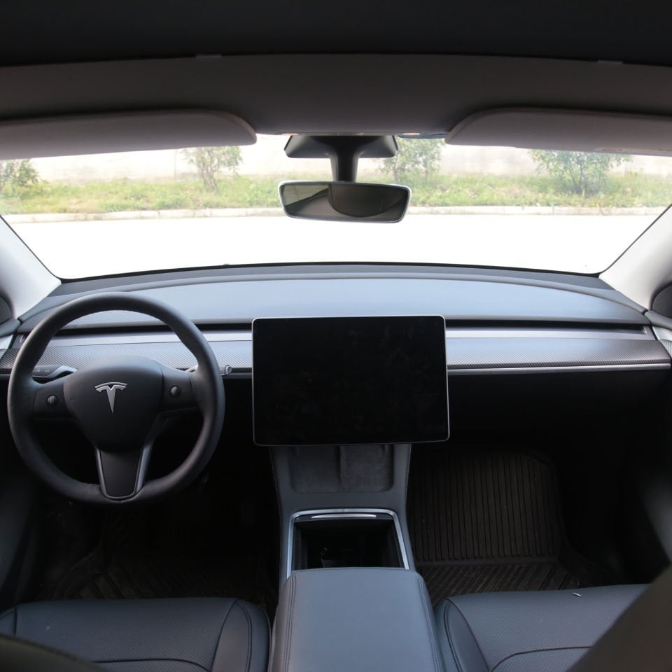 Tesla Model Y 2019-2025 Ön Torpido Kaplaması Mat Karbon