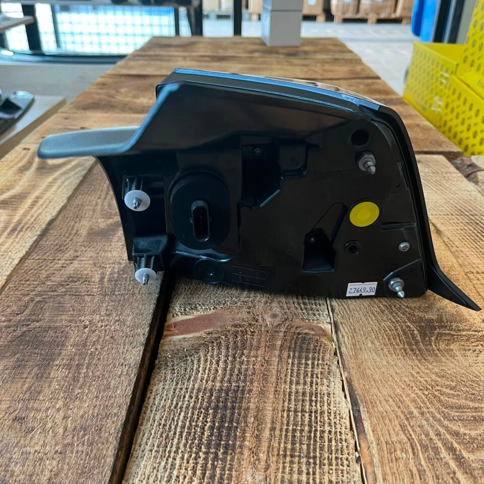 Tesla Model Y 2019-2024 Dış Stop Sol Orjinal (Tesla Montaj)