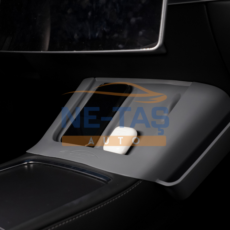 Tesla Model Y / 3 Kablosuz Şarj Pedi Silikon Koruyucu - Toz Geçirmez, Kolay Temizlik