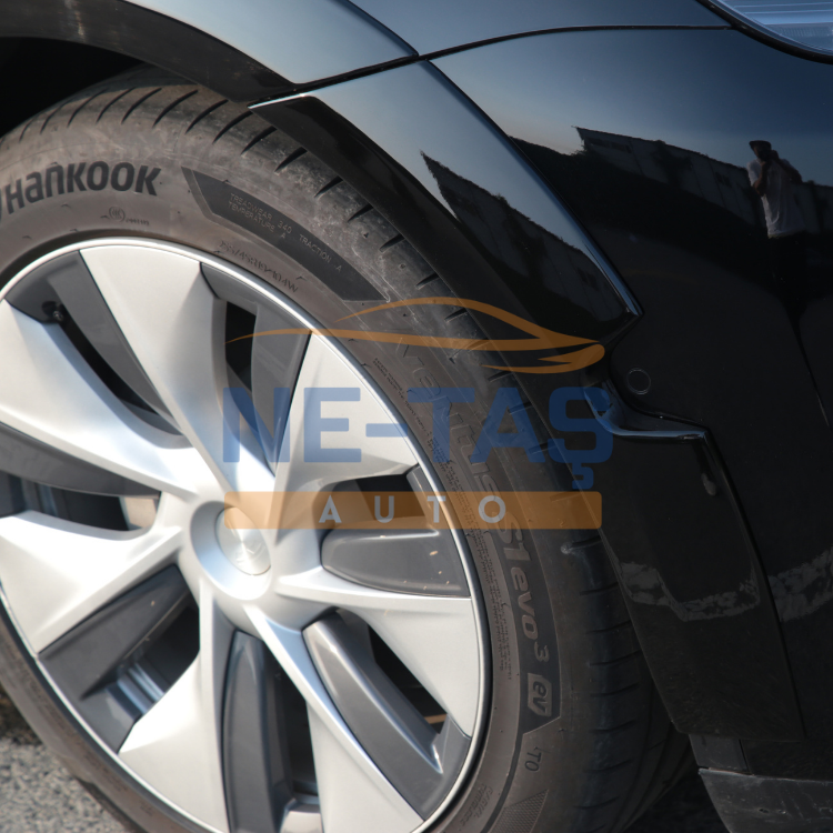 Tesla Model Y 2019-2025 Dodik Takımı Parlak Siyah
