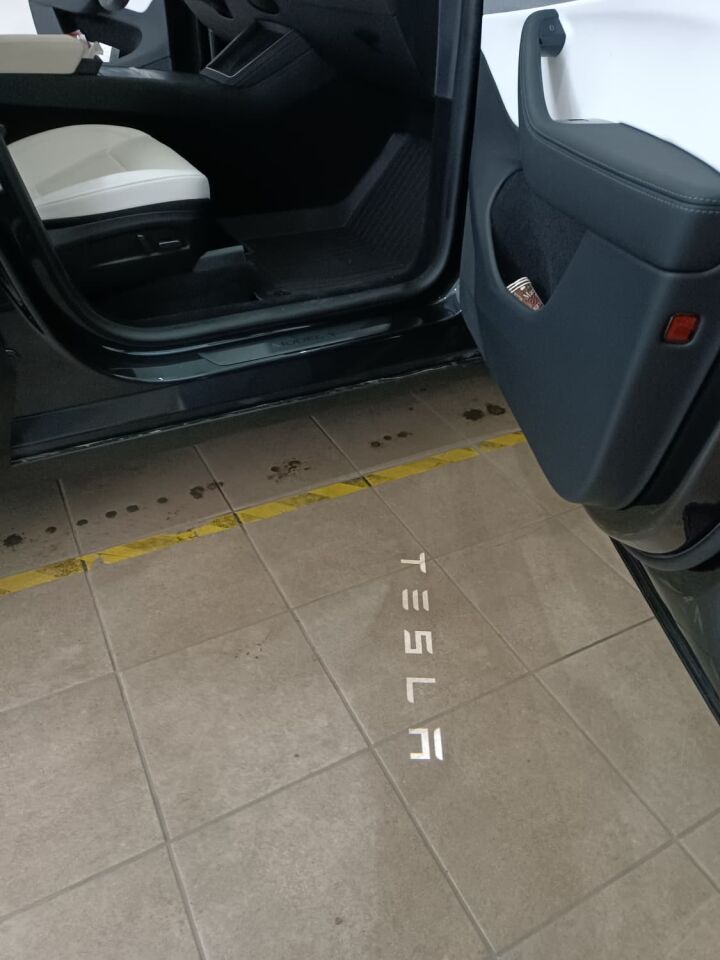 Tesla Model Y Juniper 2025- // Model Y 2019-2024 Araç Kapısı LED Projektör Işığı (Tesla) 1 Kutu 2 Adet