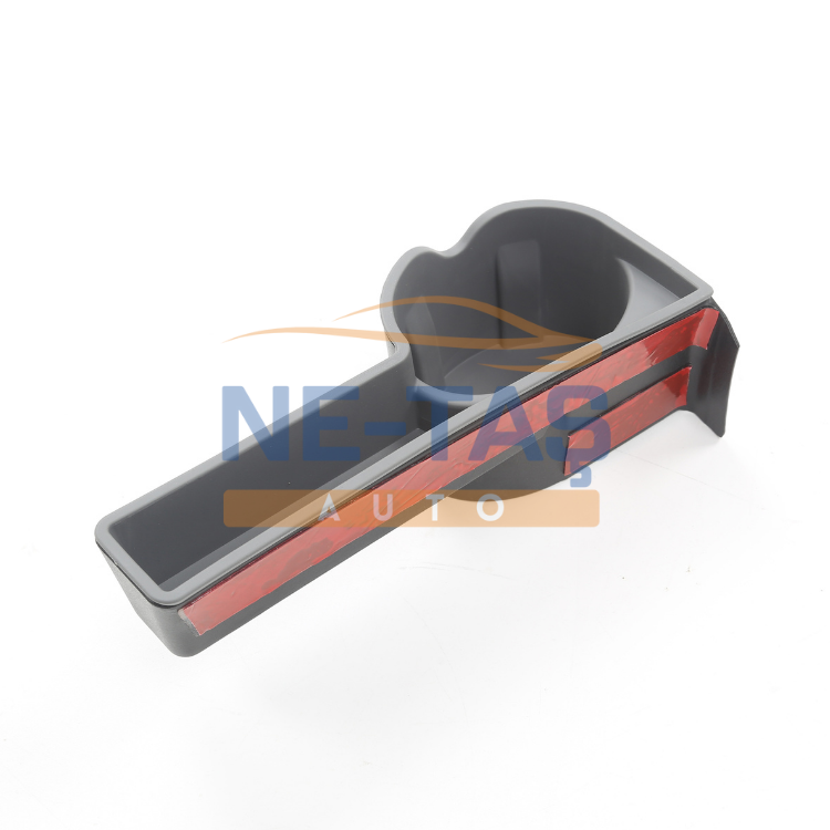 Tesla Model Y Gösterge Panel Bardaklık