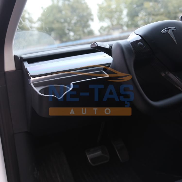 Tesla Model Y Gösterge Panel Bardaklık