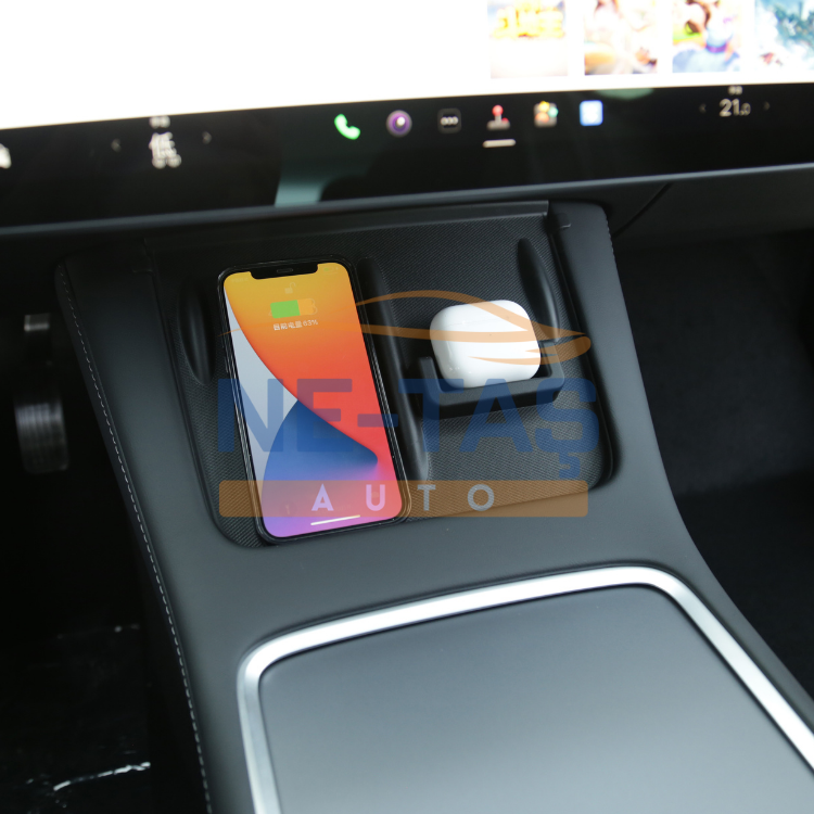 Tesla Model Y 2019-2024 Kablosuz Şarj Pedi Kulaklık + Telefon