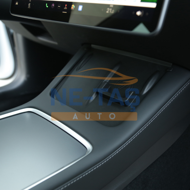 Tesla Model Y - 3 Kablosuz Şarj Pedi Kulaklık + Telefon