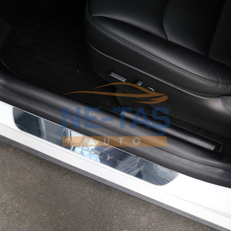 Tesla Model Y Ön Kapı Eşik Kaplaması Mat Karbon