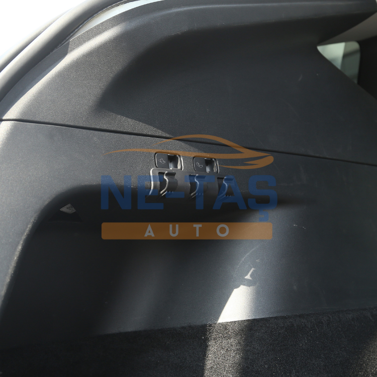 Tesla Model Y Arka Bagaj Askılık Üçlü