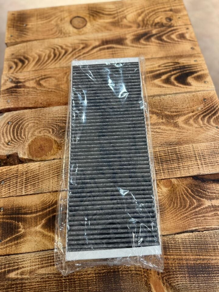 Tesla Model Y 2019-2024 Hava Filtre Set Üst (Alman Montaj Ürünü)