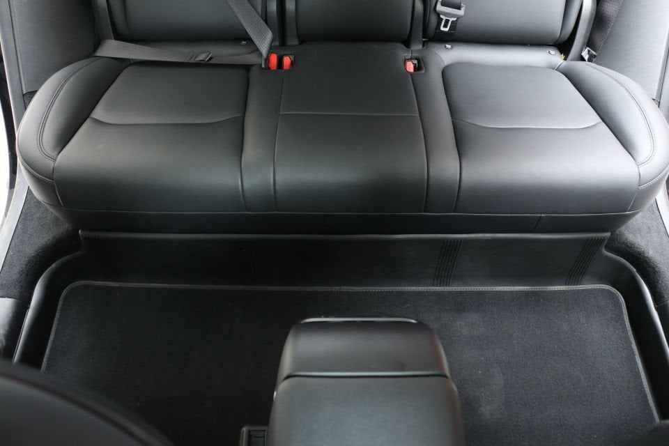 Tesla Model Y 2019-2024 Arka Koltuk Alt Tekmelikleri V2