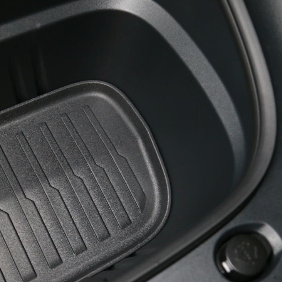 Tesla Model Y Juniper 2025 -// Ön Bagaj Havuzu – TPE Malzeme