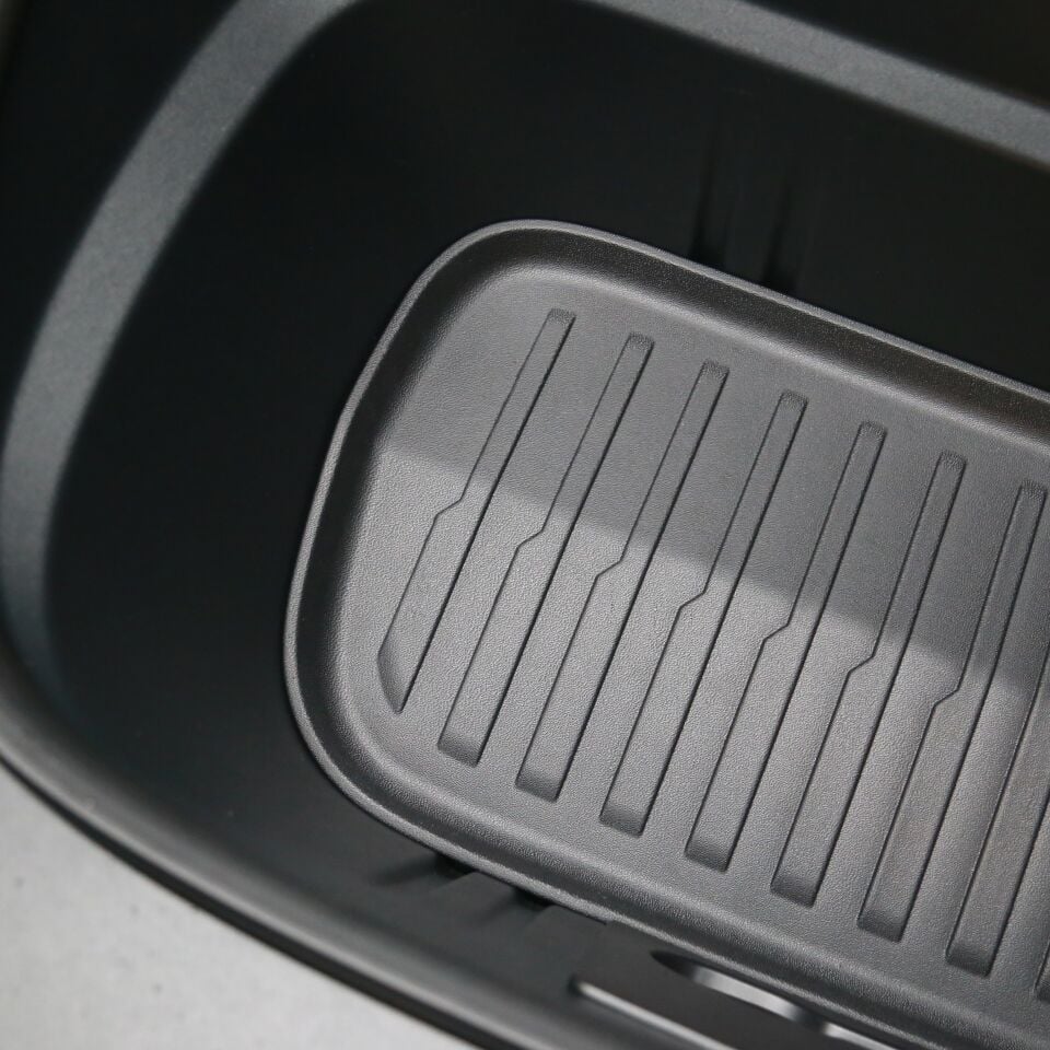 Tesla Model Y Juniper 2025 -// Ön Bagaj Havuzu – TPE Malzeme