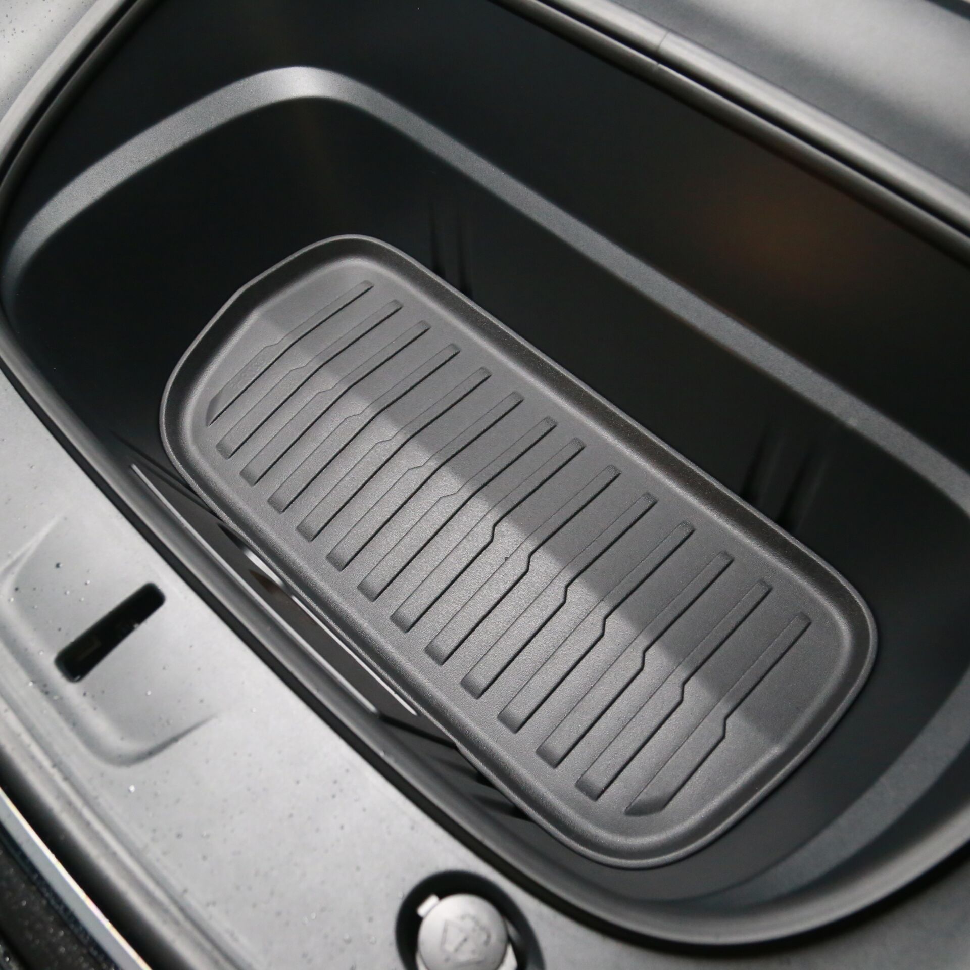 Tesla Model Y Juniper 2025 -// Ön Bagaj Havuzu – TPE Malzeme