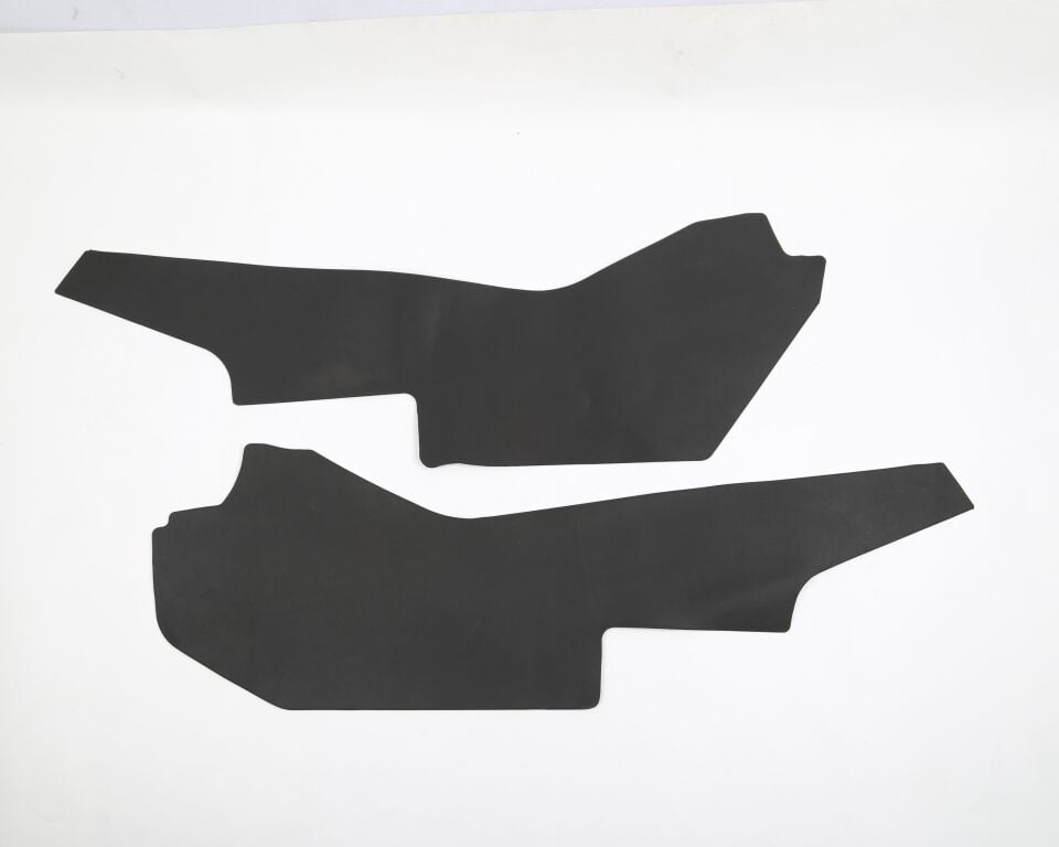 Tesla Model Y Juniper 2025 - İç Orta Kumanda Paneli Yan Dizlik , Tekmelik Takım