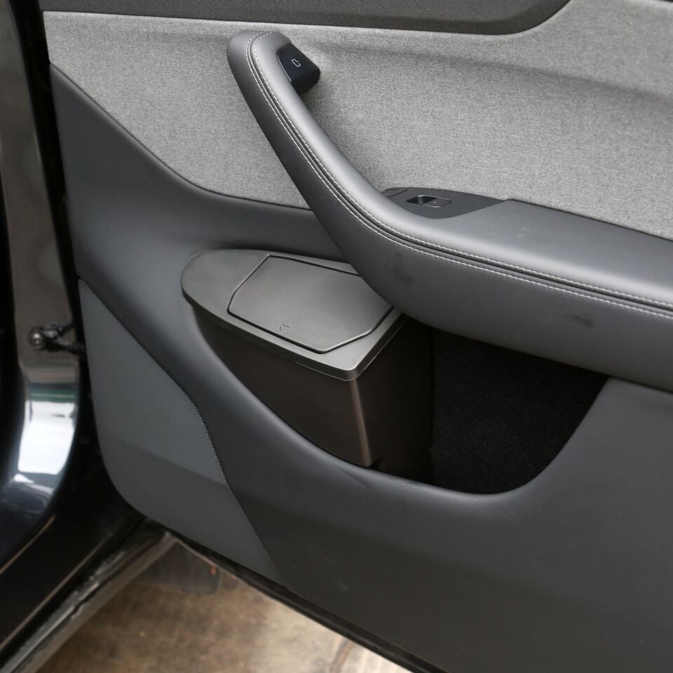 Tesla Model Y Juniper 2025 - Kapı Cep Çöp Kovası