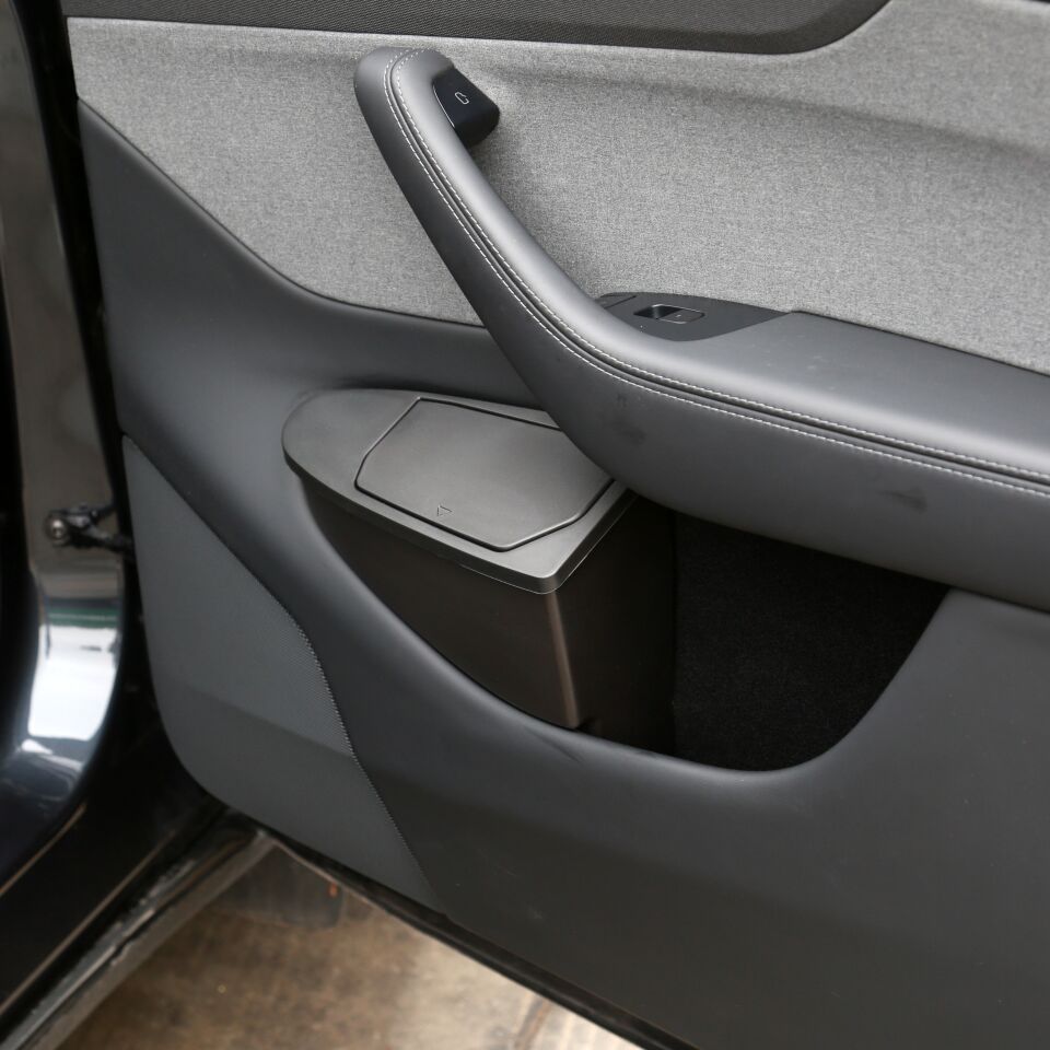 Tesla Model Y Juniper 2025 - Kapı Cep Çöp Kovası