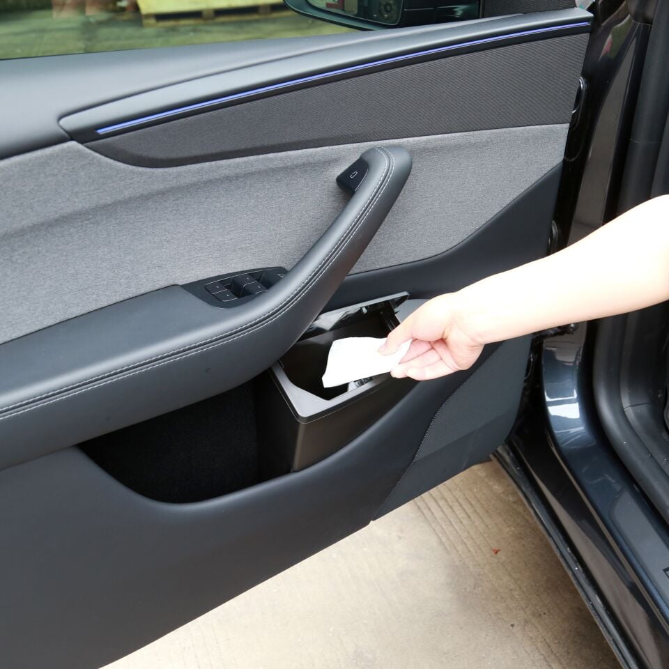 Tesla Model Y Juniper 2025 - Kapı Cep Çöp Kovası