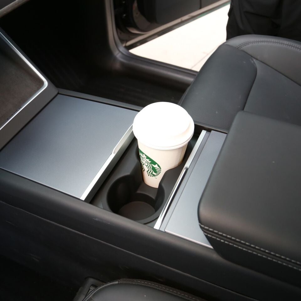 Tesla Model Y Juniper 2025 - Silikon Bardaklık