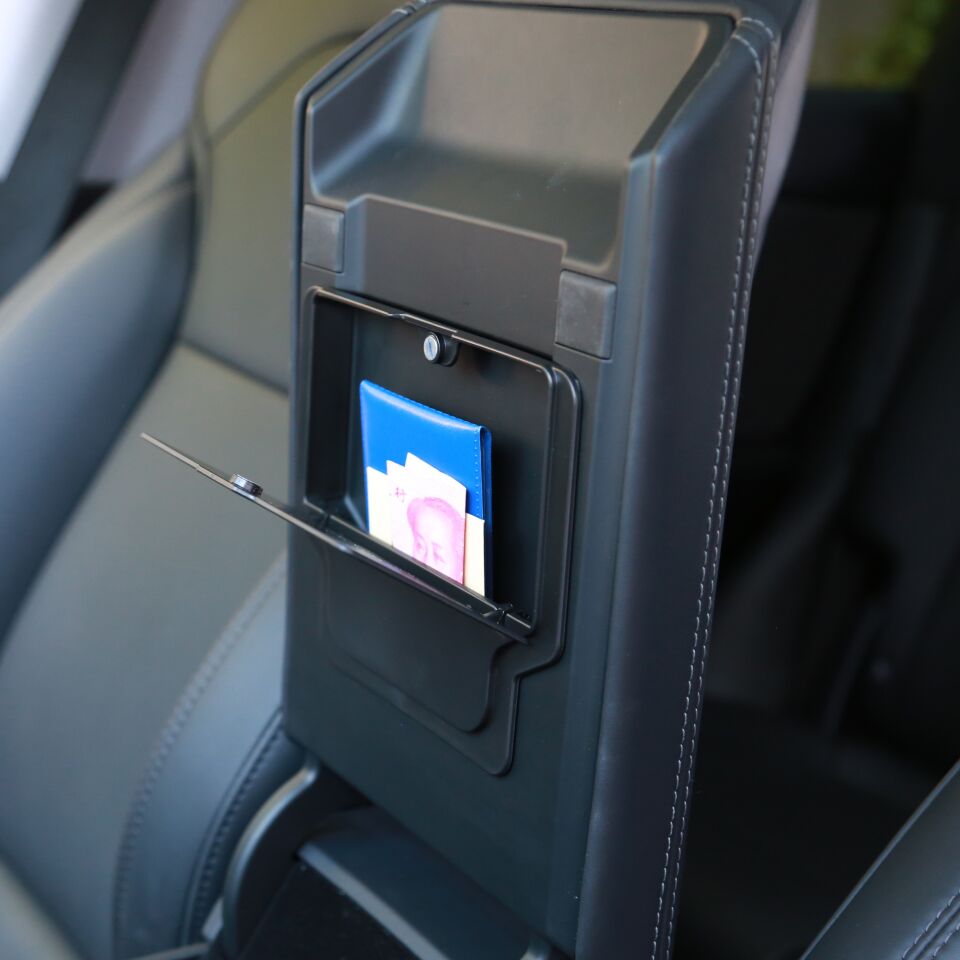 Tesla Model Y Juniper 2025 - Kol Dayama Arka Saklama Kutusu Bölmeli