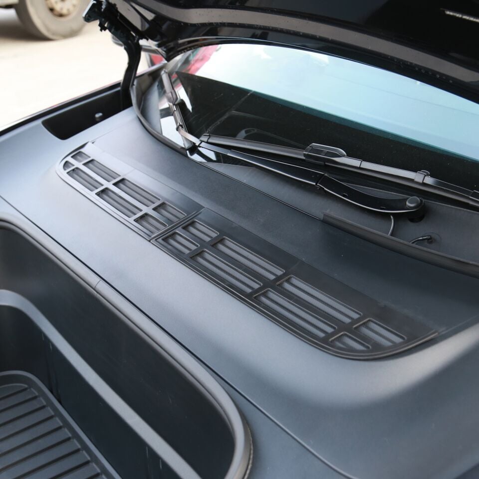 Tesla Model Y Juniper 2025 - Ön Kaput İçi Hava Izgarası V1