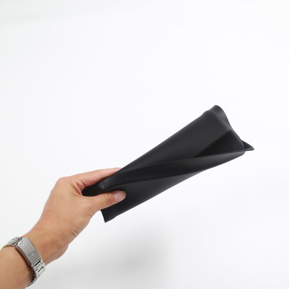 Tesla Model Y Juniper 2025 – Kablosuz Şarj Pedi