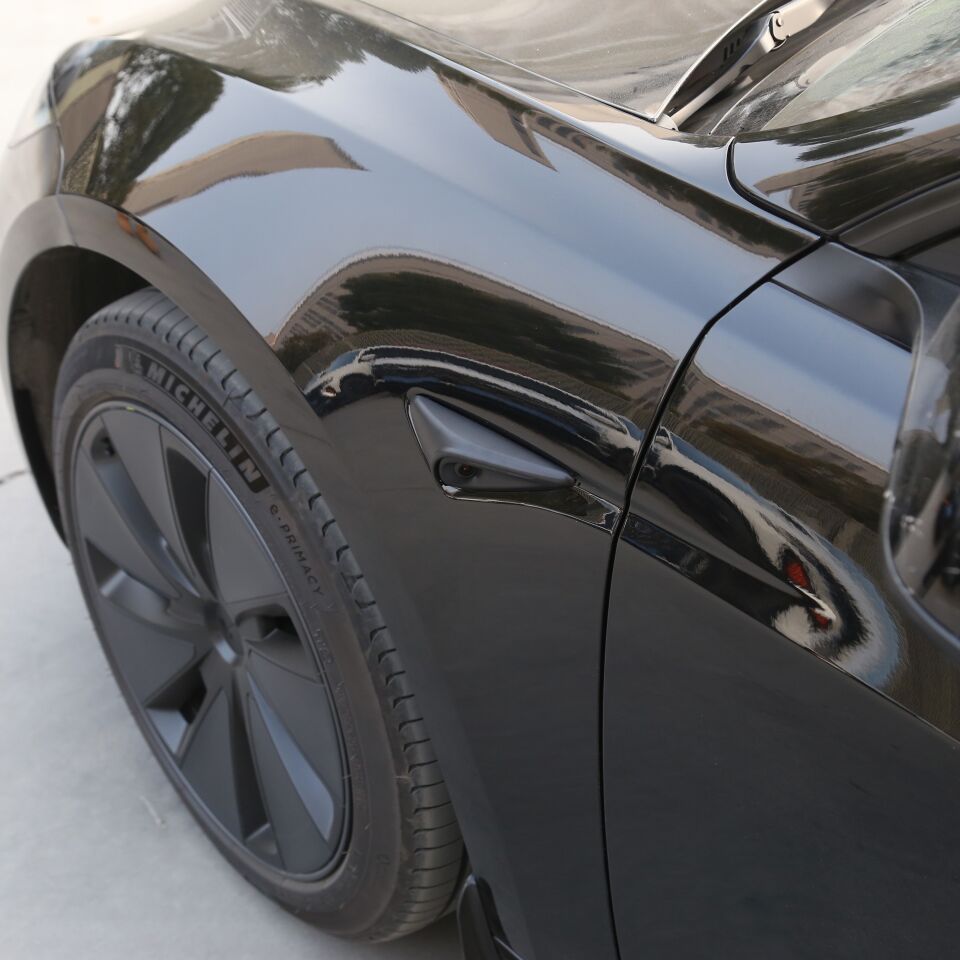 Tesla Model Y Juniper 2025 - Yan Kamera Kapağı Mat Siyah HW4.0