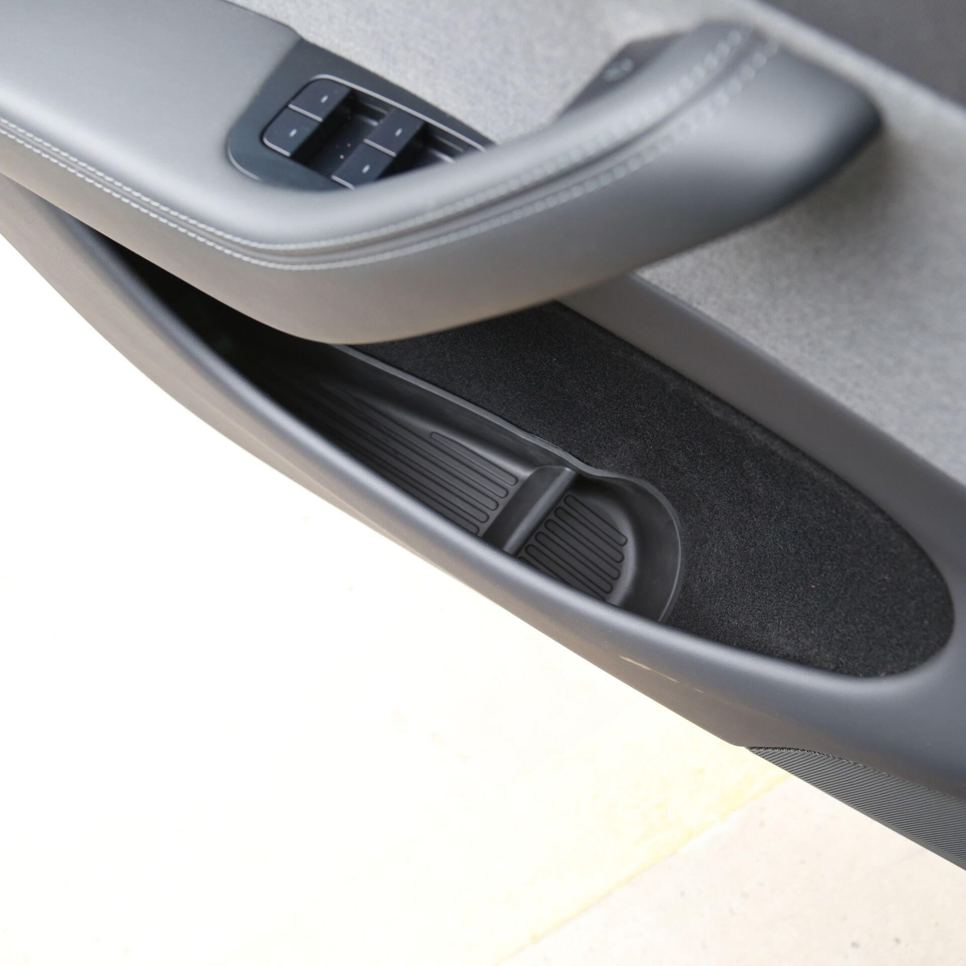 Tesla Model Y Juniper 2025 Uyumlu 4 Kapı İç Cep Pedi V1