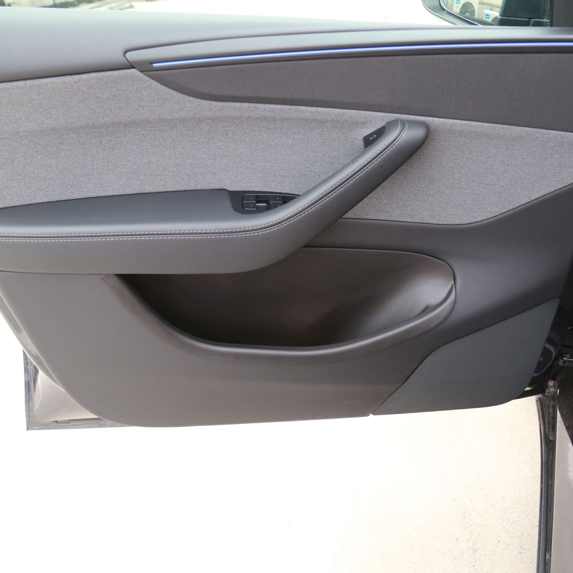 Tesla Model Y Juniper 2025 -  4 Kapı İç Cep Pedi V2