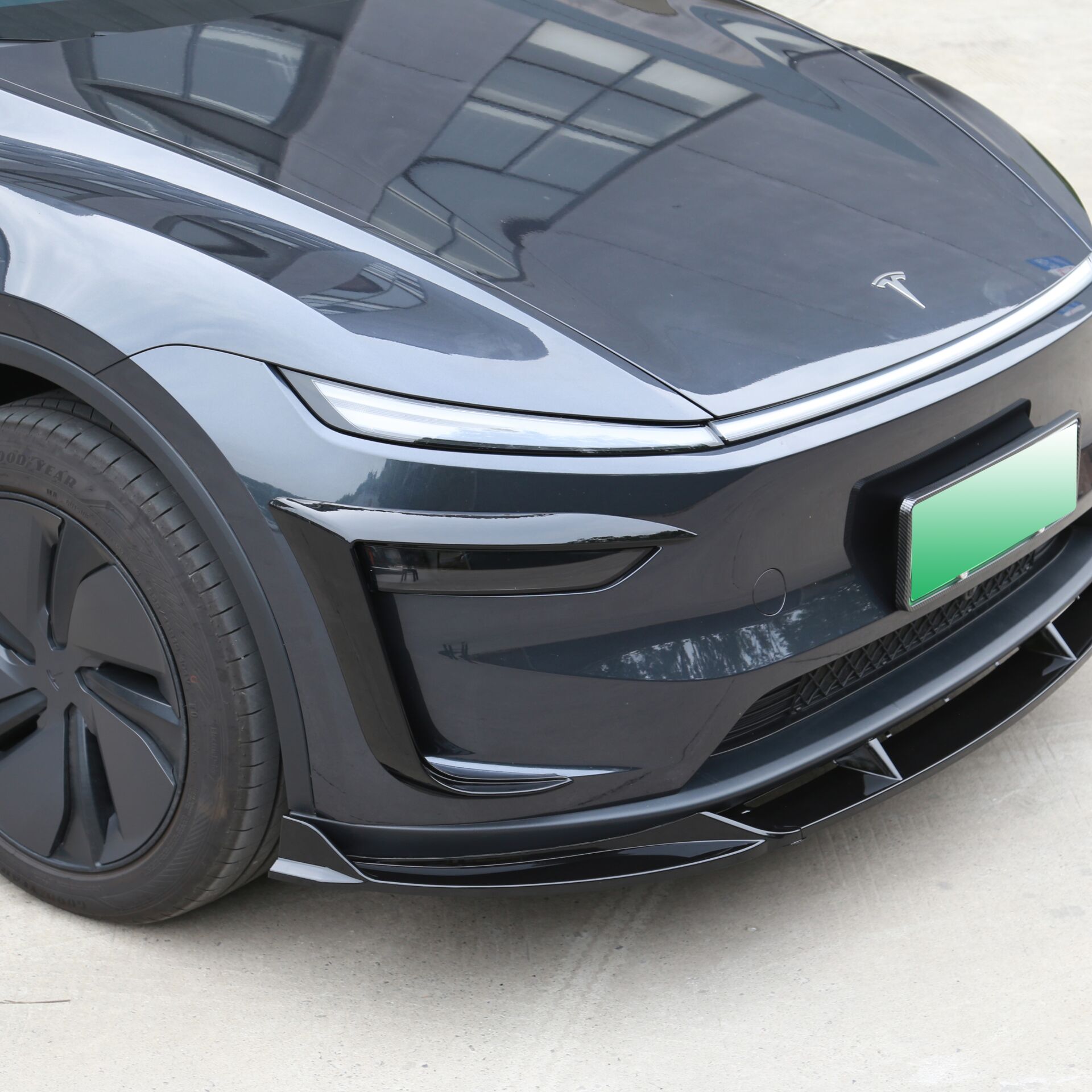 Tesla Model Y Juniper 2025 Sis Farı Kaşı V1 – Parlak Siyah