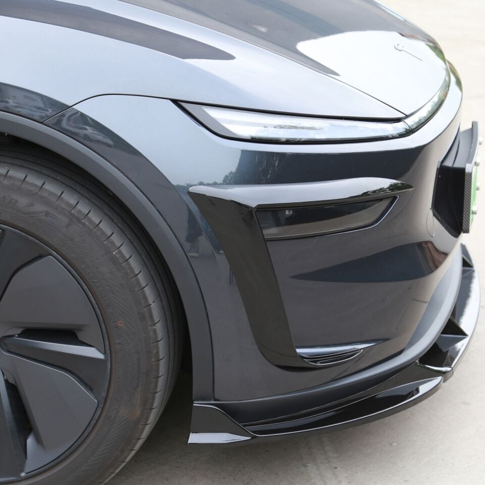 Tesla Model Y Juniper 2025 - Sis Farı Kaşı V1 Renk Parlak Siyah