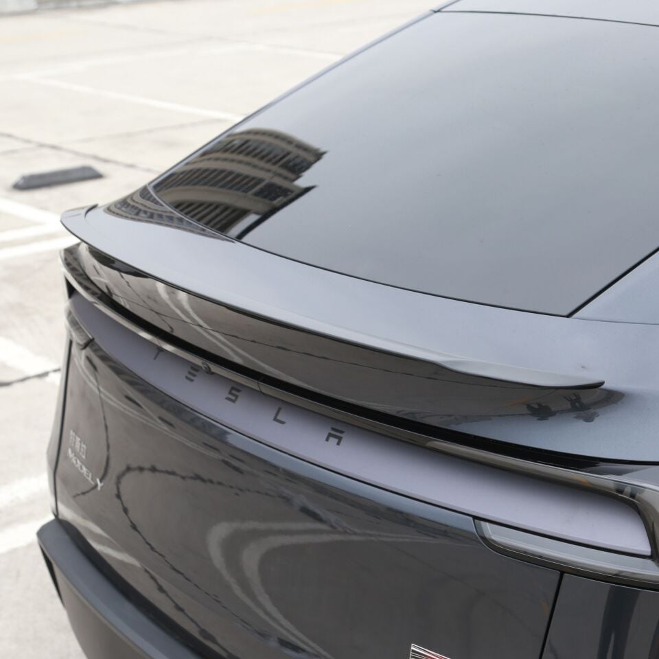 Tesla Model Y Juniper 2025 - Arka Bagaj Spoiler V1 (Renk Parlak Siyah)