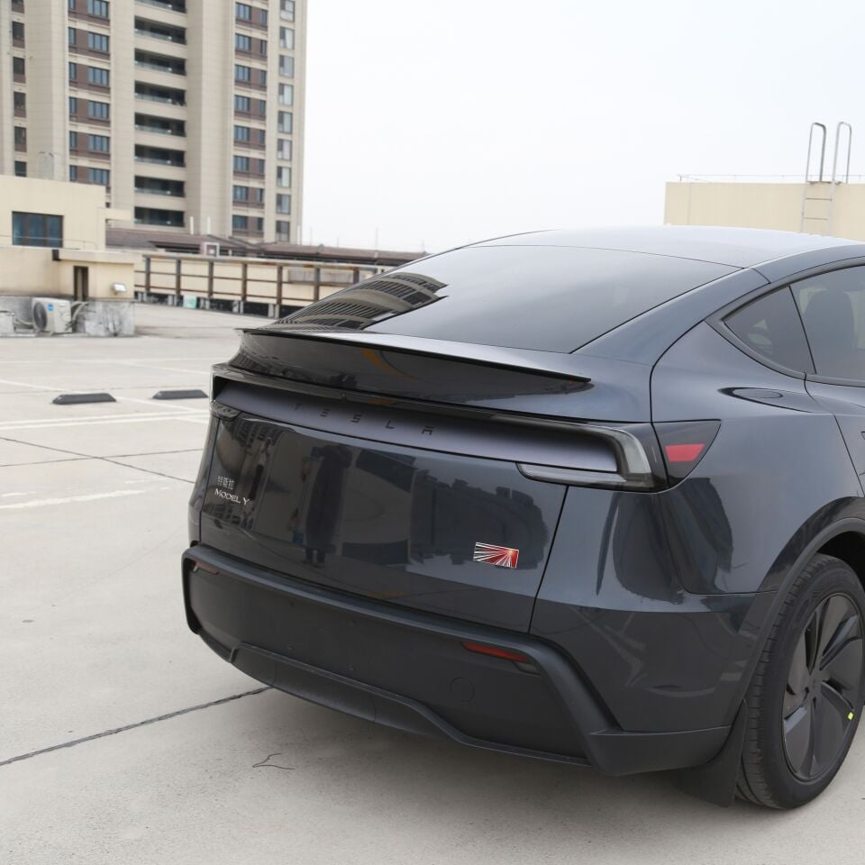 Tesla Model Y Juniper 2025 - Arka Bagaj Spoiler V2 (Renk Parlak Siyah)