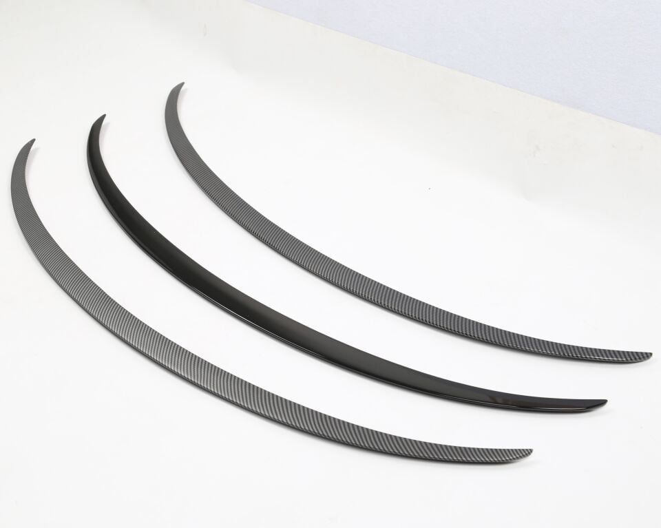 Tesla Model Y Juniper 2025 Arka Bagaj Spoiler V2 – Parlak Karbon Görünüm