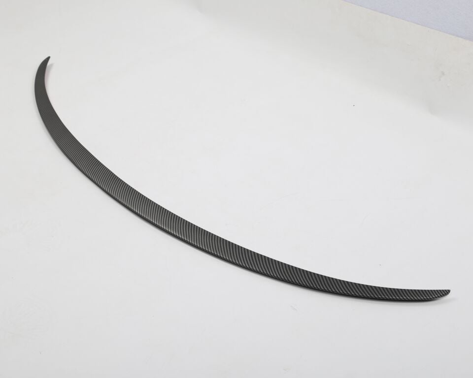 Tesla Model Y Juniper 2025 Arka Bagaj Spoiler V2 – Mat Karbon Görünüm