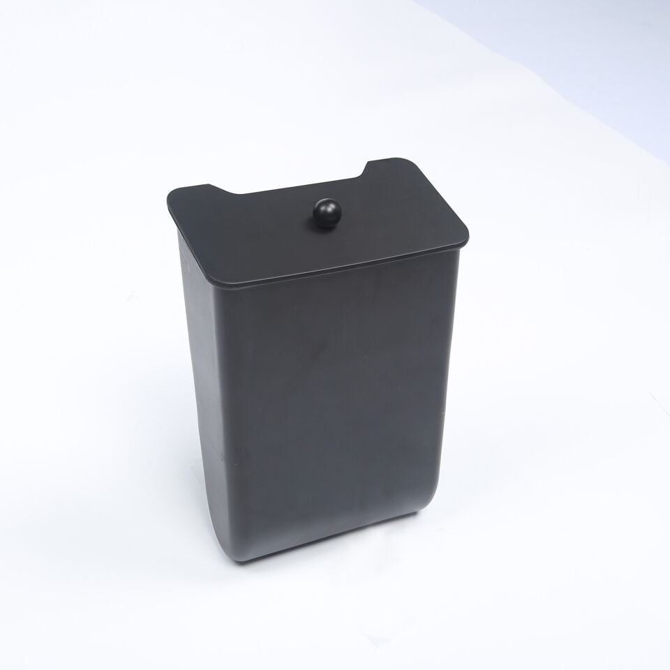 Tesla Model Y Juniper 2025 Arka Yolcu Saklama ve Çöp Kutusu