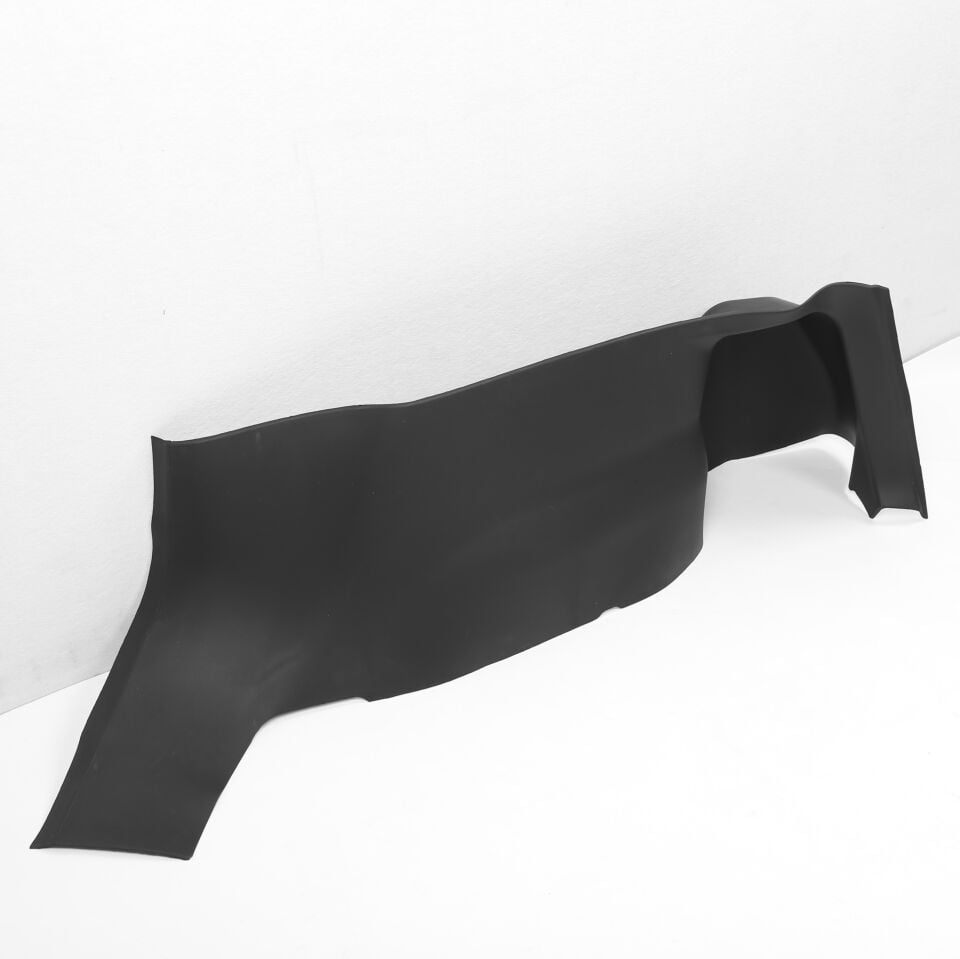 Tesla Model Y Juniper 2025 – Arka Bagaj Teker Üstü Tekmelik