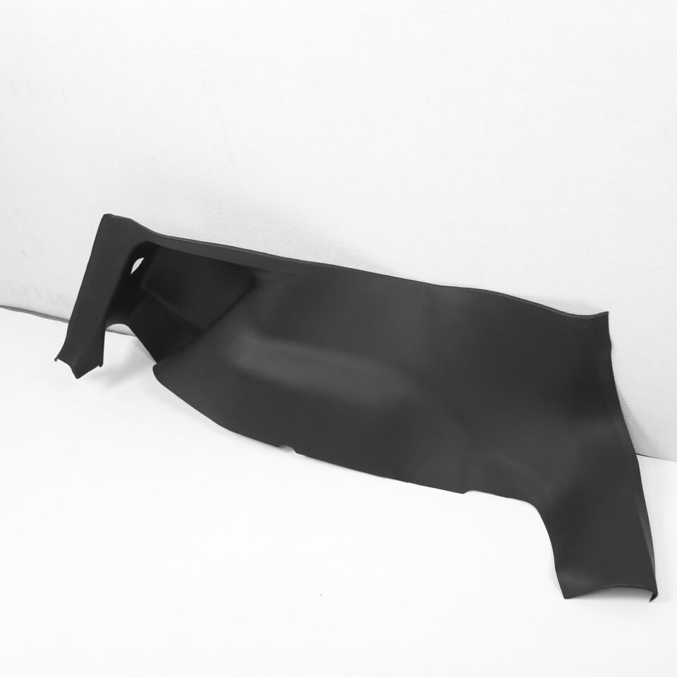 Tesla Model Y Juniper 2025 – Arka Bagaj Teker Üstü Tekmelik