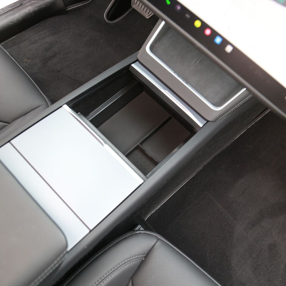 Tesla Model Y Juniper 2025 – Orta Konsol Saklama Kabı Düzenleyici (PPE)