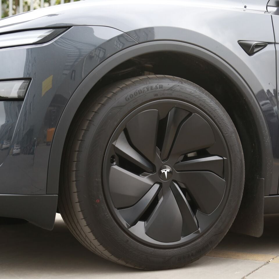 Tesla Model Y Juniper 2025 - / 19 İnç Jant Kapağı V2 Mat Siyah
