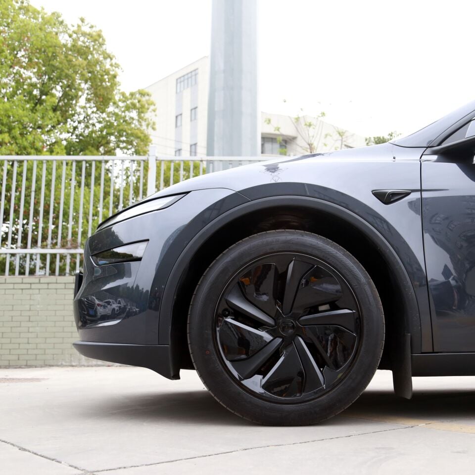 Tesla Model Y Juniper 2025 - / 19 İnç Jant Kapağı V3 Parlak Siyah