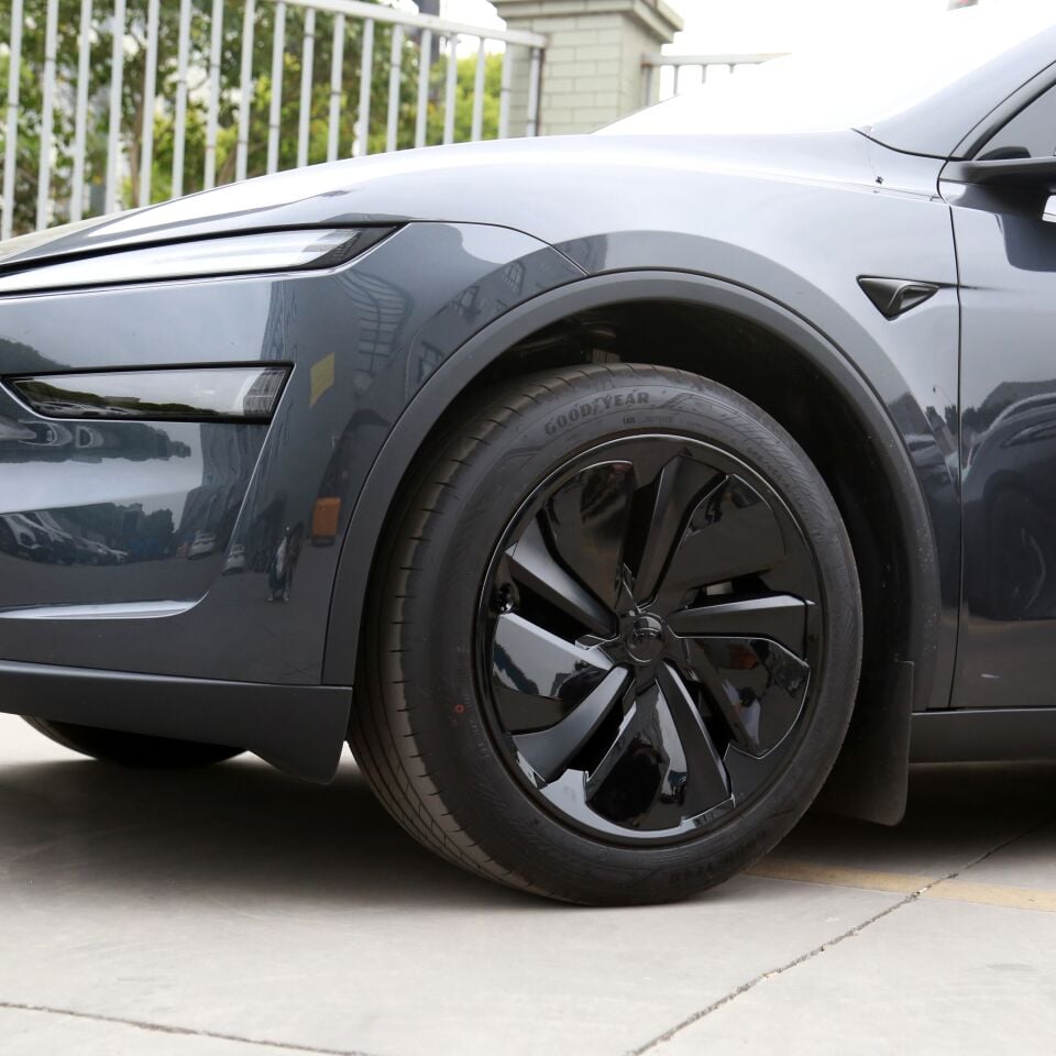 Tesla Model Y Juniper 2025 – 19 İnç Jant Kapağı V3 Parlak Siyah (4’lü Set)