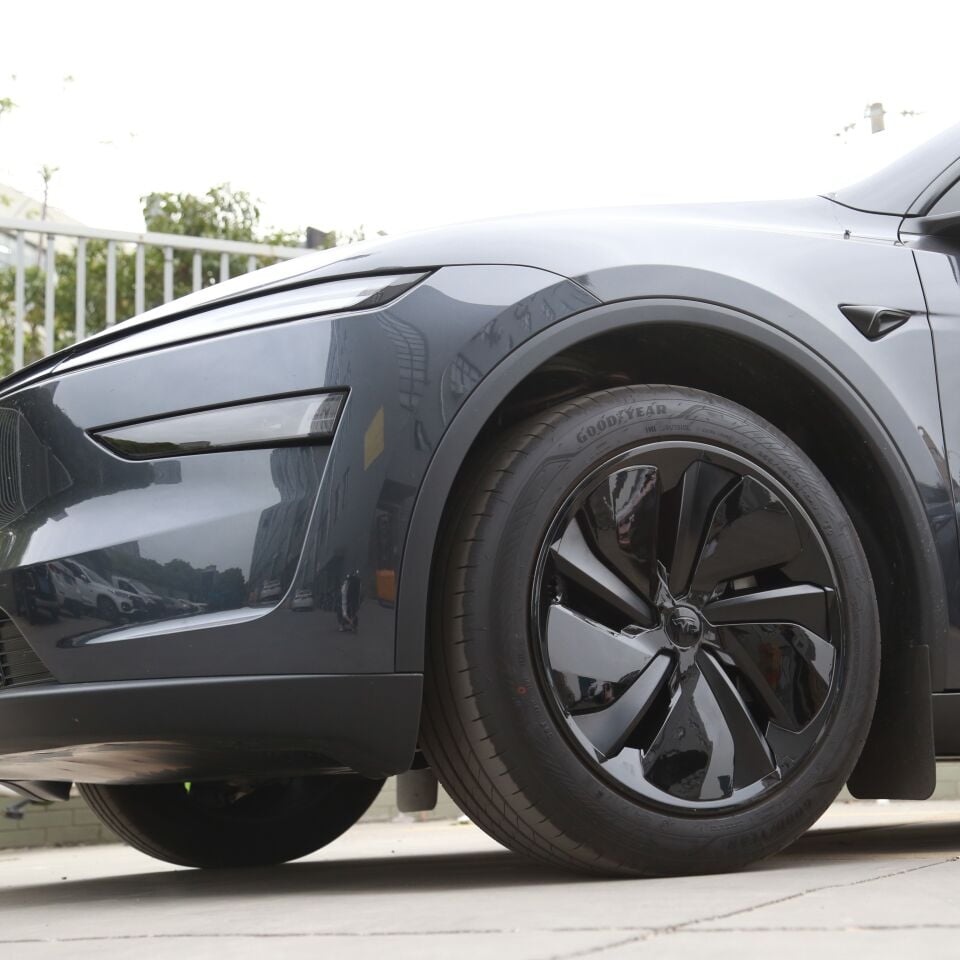 Tesla Model Y Juniper 2025 - / 19 İnç Jant Kapağı V3 Parlak Siyah