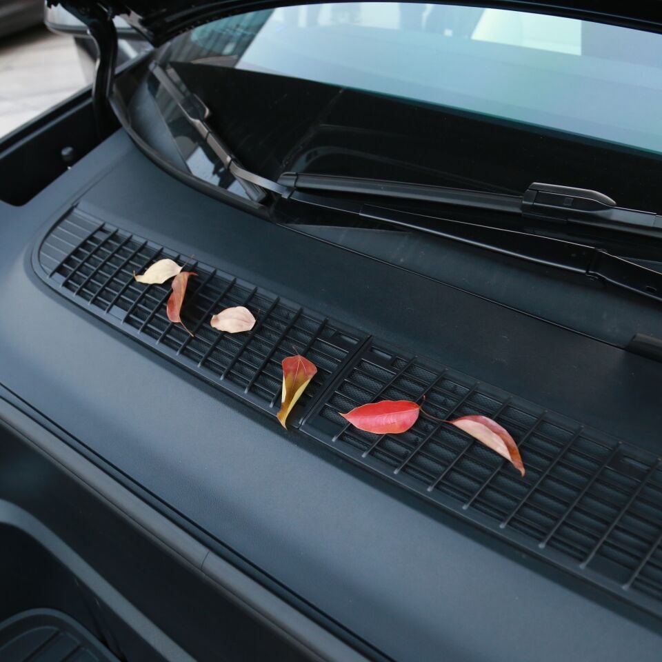 Tesla Model Y Juniper 2025 – Ön Kaput İçi Hava Izgarası V2 (Koruma ve Toz Önleyici)