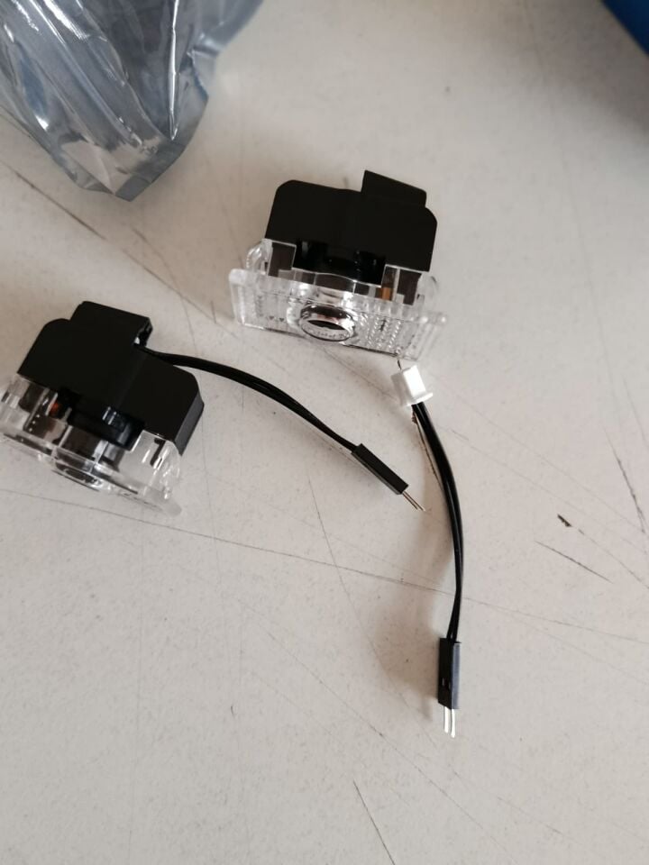 TESLA MODEL Y KAPI ALTI LED